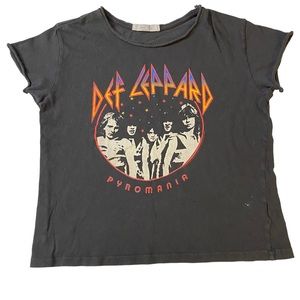 Junk Food Womens Def Leppard Destroyed Crop Top Style Shirt Size Small